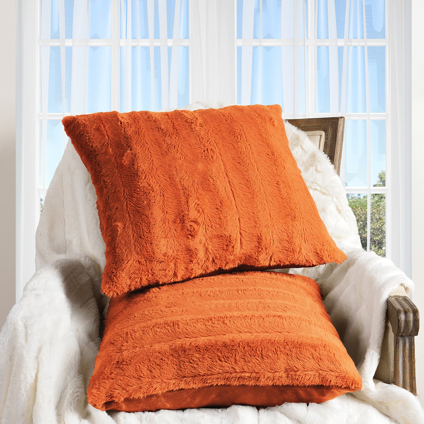 Cheer Collection Set of 2 Faux Fur Throw Pillows 22" x 22"