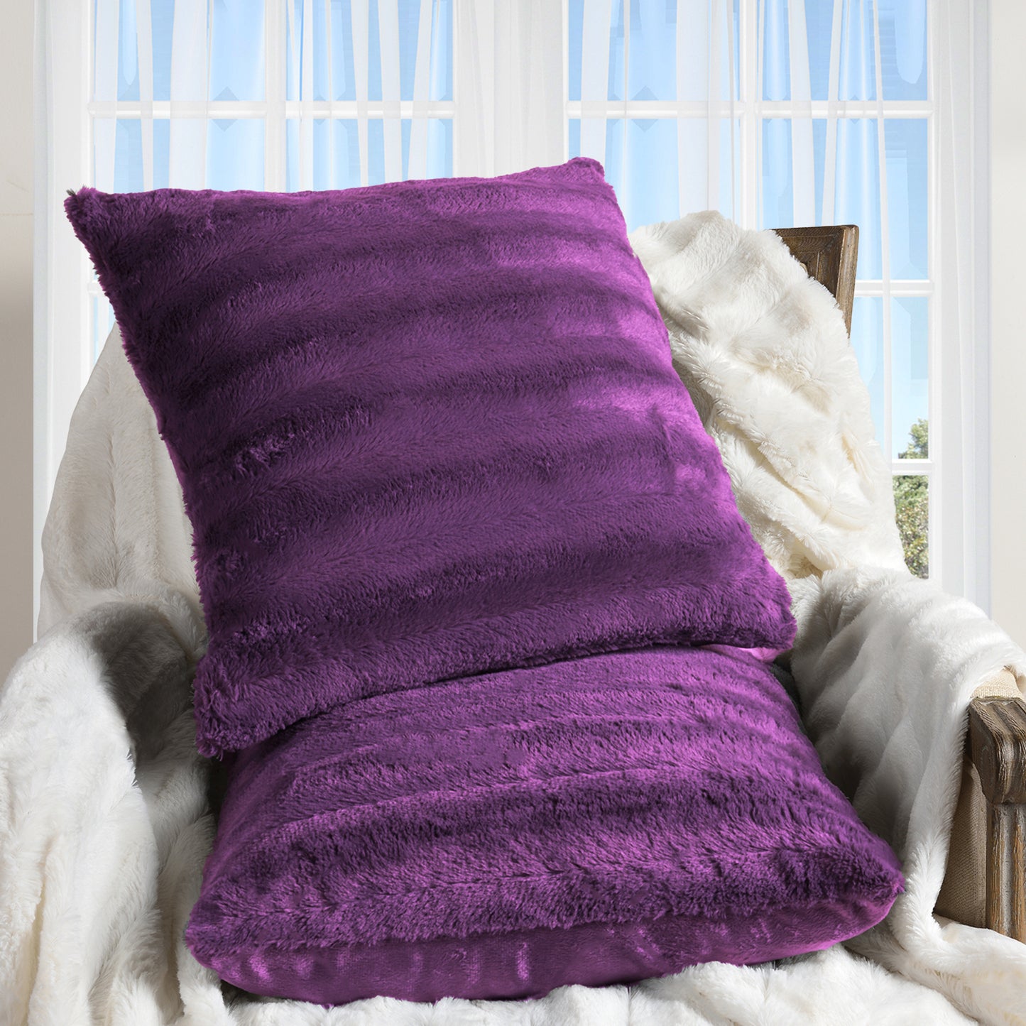 Cheer Collection Set of 2 Faux Fur Throw Pillows 22" x 22"