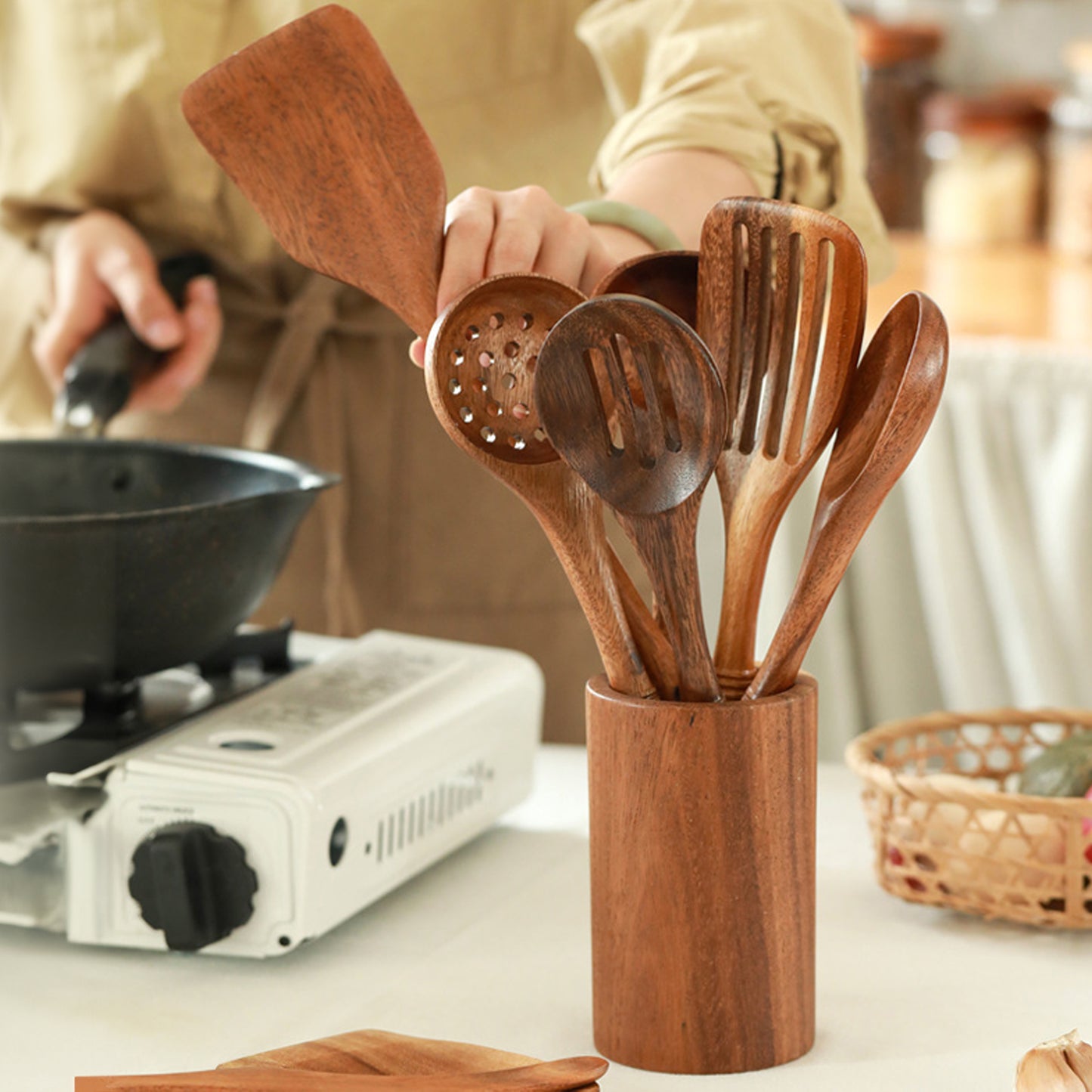 Cheer Collection 9 Piece Deluxe Wooden Utensils Set with Holder and Spoon Rest